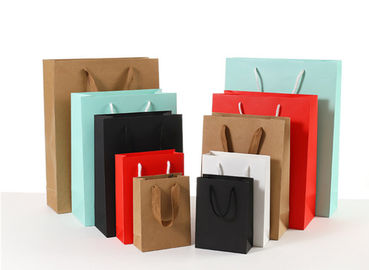 kaufen Langlebiges Gut färbte Papierfördermaschinen-Taschen Matt/die glatte Laminierungs-Oberflächenbehandlung Online-Herstellung