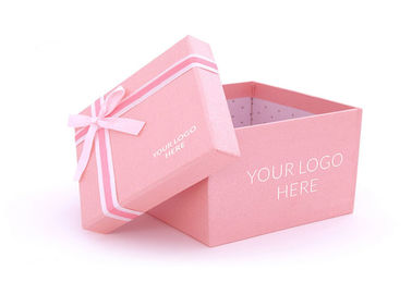 kaufen Quadratischer Form-Rosa-Präsentkarton, Logo-Verpackenkasten-Pappmaterial Online-Herstellung