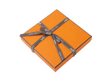 Schokoladen-Gewohnheit druckte Geschenkbox-leistungsfähige gelbe Farbe mit Band-Griff fournisseur
