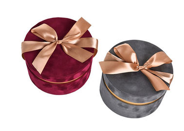 Rundes Funkeln-Samt-Schmuckkästchen, Veloursleder-Geschenkbox, die Logo mit Spitzenband stempelt fournisseur
