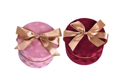 Rundes Funkeln-Samt-Schmuckkästchen, Veloursleder-Geschenkbox, die Logo mit Spitzenband stempelt fournisseur