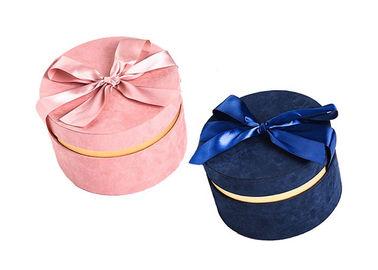 Rundes Funkeln-Samt-Schmuckkästchen, Veloursleder-Geschenkbox, die Logo mit Spitzenband stempelt fournisseur