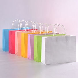 Kundengebundene Größe farbige Kraftpapier-Papiertüten, Brown-Papier-Geschenk sackt umweltfreundliches ein fournisseur